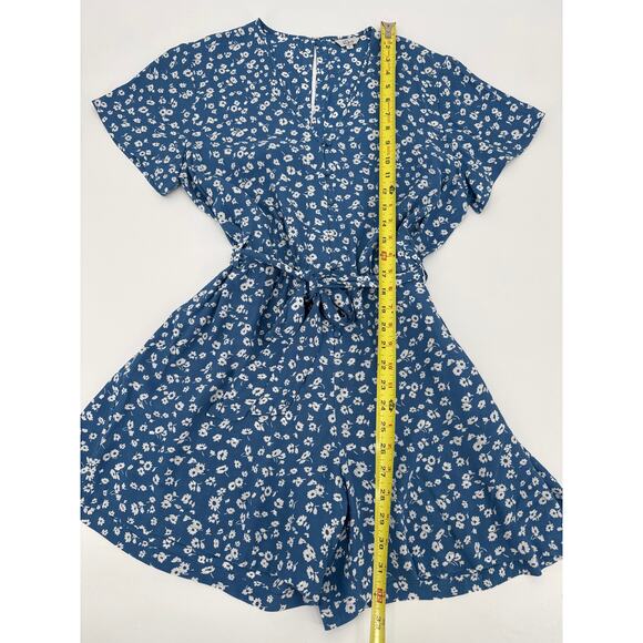 Rails Blue and White Boho Floral Short Sleeve Tie Waist Romper Rayon Small EUC - Picture 6 of 9